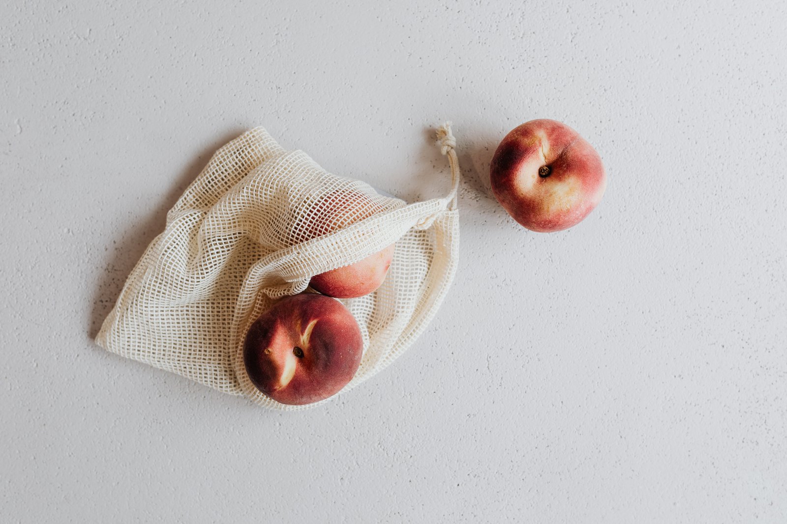 peaches in a bag